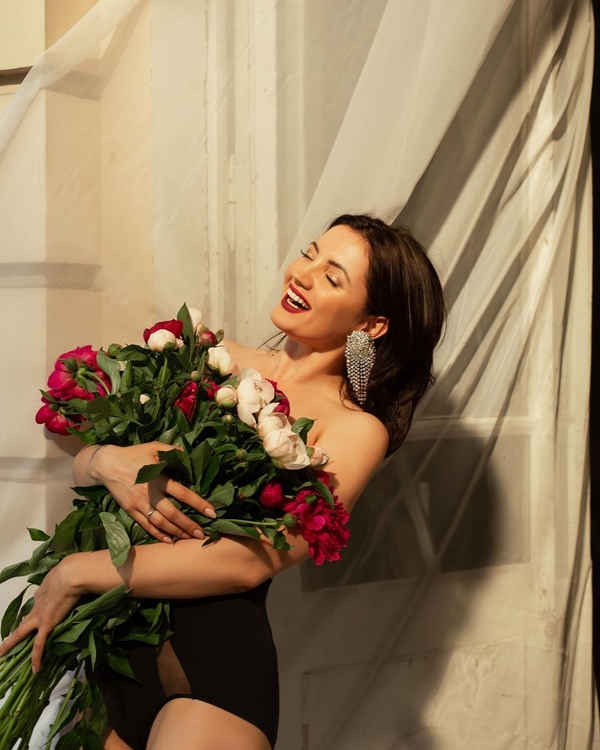 Оля Цибульская в свадебном платье рассказала, как выйти замуж