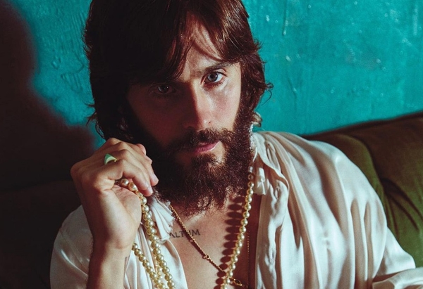 Эпатажный Джаред Лето устроил концерт на киевском мосту