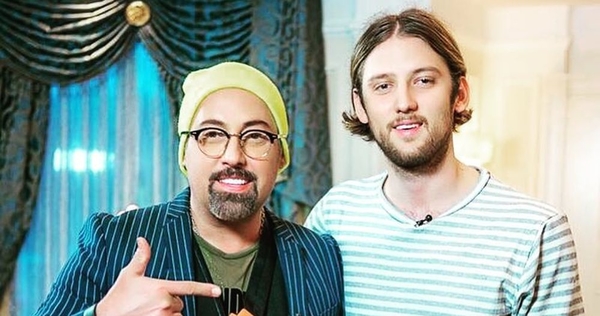 Филипп Коляденко трогательно поздравил отца с Днем рождения