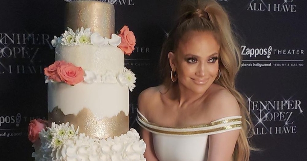 Вечеринка с размахом: Как Дженнифер Лопес отпраздновала 50-летие