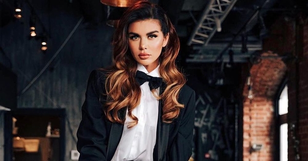 "Брутальная рокерша": Анна Седокова завела Сеть новым образом