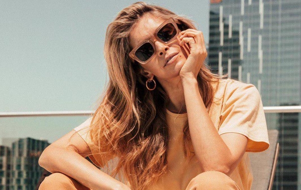 Веру Брежневу раскритиковали в Сети за слишком откровенный образ