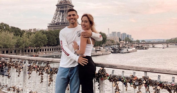 Избранница Никиты Добрынина засветилась в одном белье