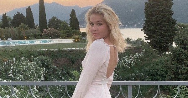 Пошла жара: 18-летняя дочь Брежневой вдохновила Сеть "постельным" фото