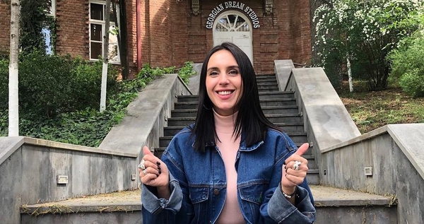 "Очень похожи": Джамала показала редкое фото с сестрой