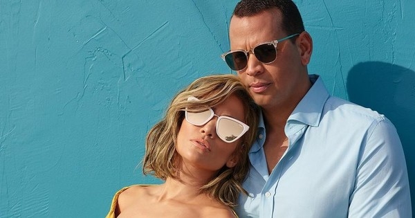 Жених Дженнифер Лопес показал, как оригинально подарил ей спорткар - видео