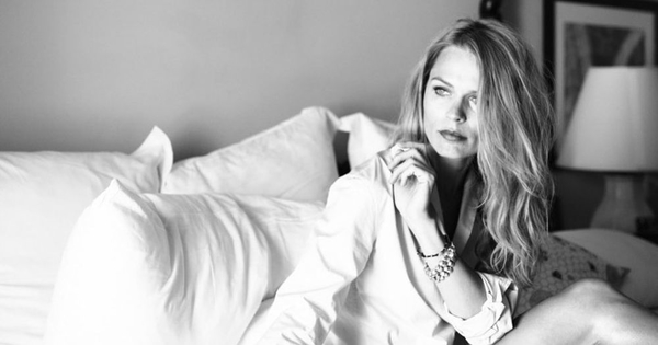 "Такая настоящая": Ольга Фреймут восхитила Сеть черно-белым кадром