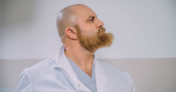 Звезда "Дизель Шоу" Егор Крутоголов превратился в патологоанатома