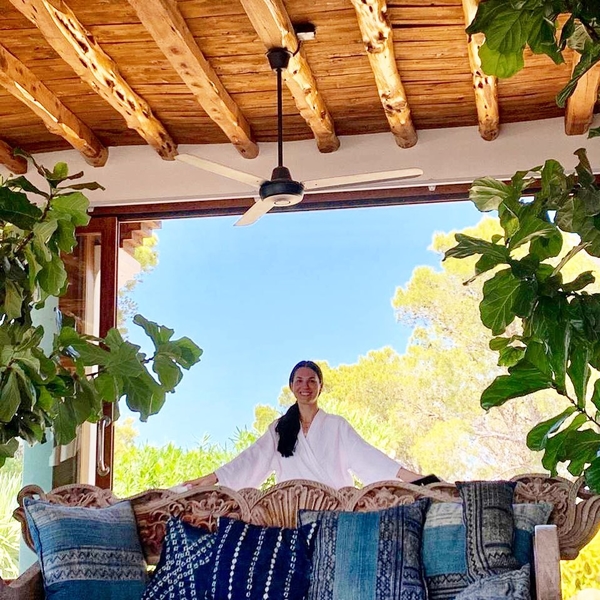 Ефросинина в Испании, а Монатик - на Кубе: Где проводят отпуск украинские звезды