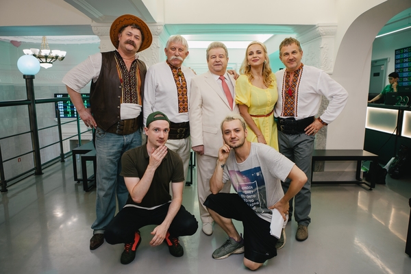 Канал 1+1 завершил съемки сериала "Великі Вуйки"