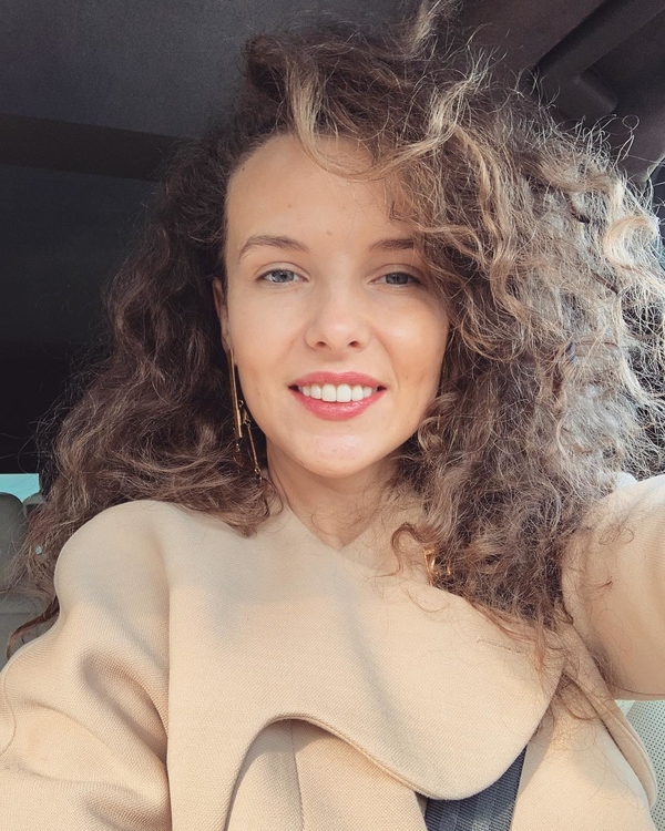 Модель Инна Цимбалюк поделилась редким фото с дочкой