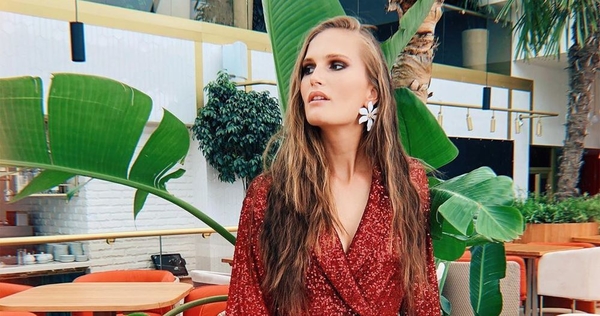 "Сгорела до глубокой прожарки": Алла Костромичева пожаловалась на неудачный загар