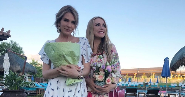 Тоня Паперняя похвасталась яркой фотосессией с мамой и сестрой