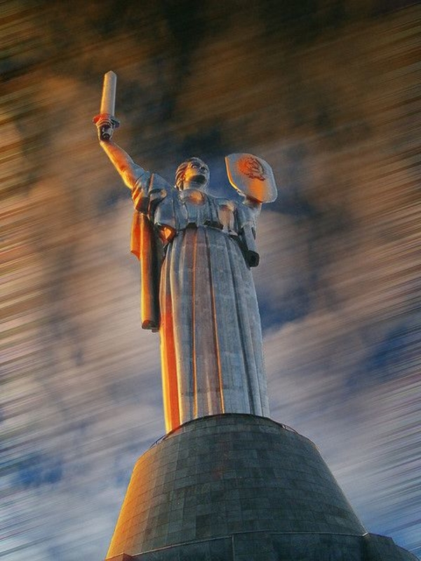 "Як тебе не любити?" Виртуальный тур по главным символам Киева