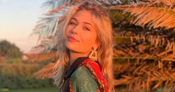 "Красотка": Дочь Веры Брежневой заворожила Сеть соблазнительным кадром