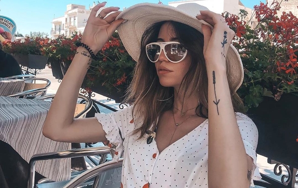 "Таким здесь не место!": Дорофеева в дерзком образе пригрозила подписчикам баном