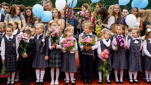 Небанальный сценарий на первое сентября для школьной линейки