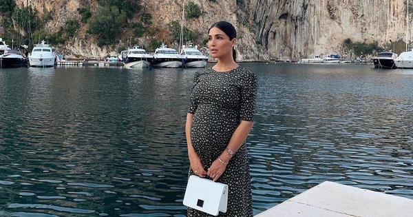 Беременная Санта Димопулос показала снимок в купальнике