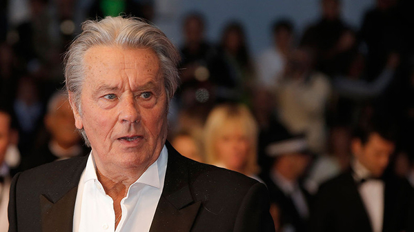 Дочь Алена Делона рассказала о состоянии актера после операции