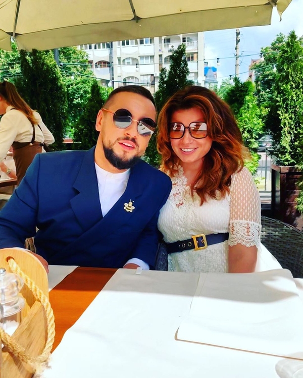 MONATIK растрогал сеть поздравлением в честь дня рождения жены