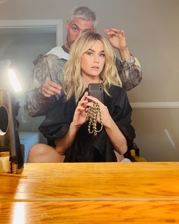 "Стащила с меня штаны": Мужчина публично обвинил Кэти Перри в харассменте