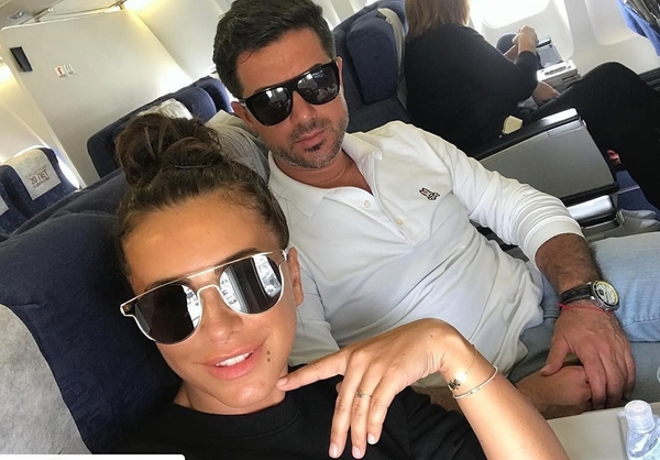 Отдыхают вместе?: Лорак и ее бывший муж выставили новые фото с дочерью