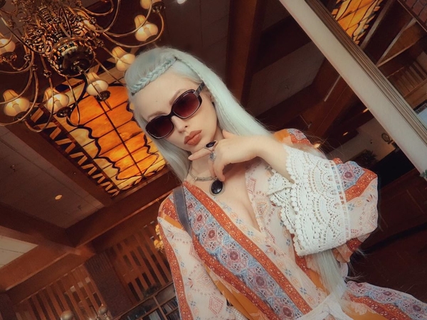 "Вау, какая форма!": Одесская Барби показала снимки в белье