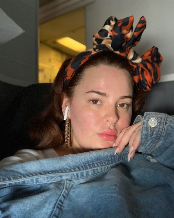 Звезда модельного бизнеса, которая весит 150 килограмм, показала фото топлес