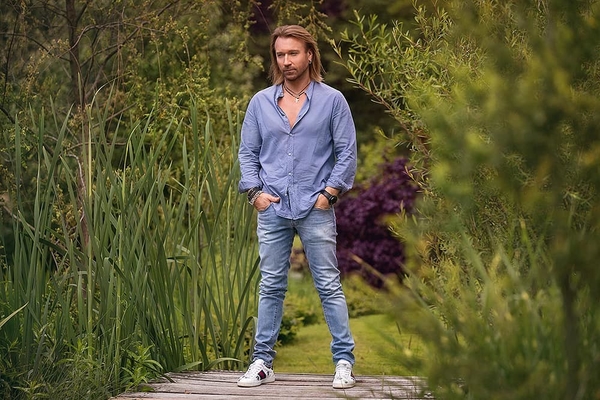 "Сльози на землі": Олег Винник растрогал Сеть новым треком