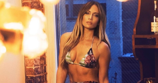 Дженнифер Лопес показала, как готовилась к роли стриптизерши - видео