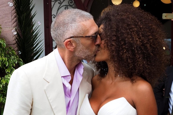 Тина Кунаки показала новые фотографии со свадьбы с Венсаном Касселем