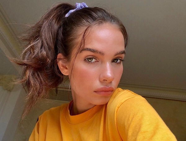 Горячая невестка Бекхэмов: Хана Кросс выставила пикантный кадр в купальнике