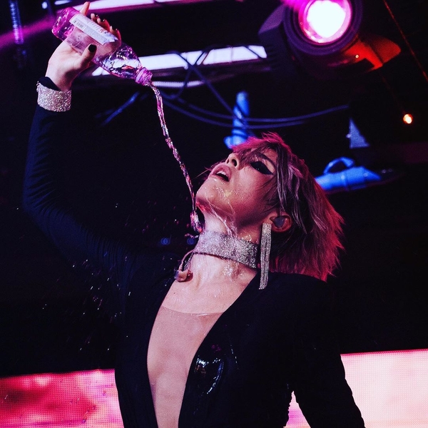 "Белая королева": MARUV засветила новый look на "Танцах со звездами"