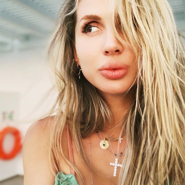 Лобода вышла на сцену без трусов - и вызвала споры в Сети