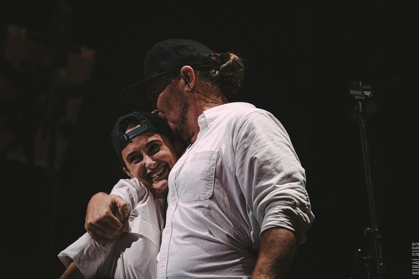 Легендарные "ТНМК" под симфонический оркестр спели с Винником, Вакарчуком и Хлывнюком