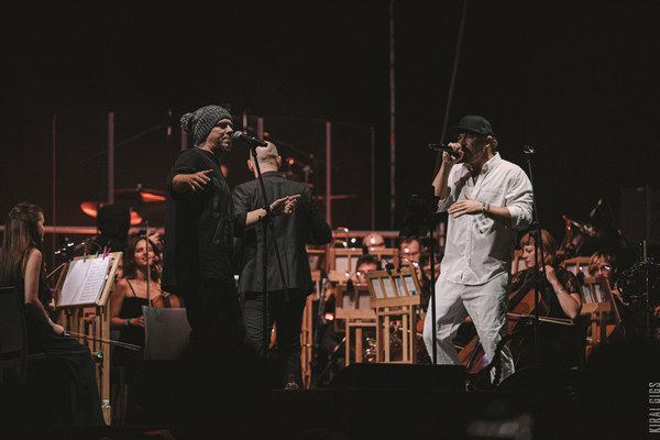 Легендарные "ТНМК" под симфонический оркестр спели с Винником, Вакарчуком и Хлывнюком