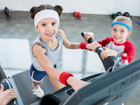 Каким спортом заниматься девочкам: советы Комаровского