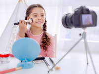 Как сделать из ребенка блогера?