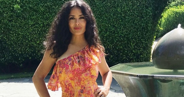 Голливуская звезда Сальма Хайек показала, как отпраздновала день рождения