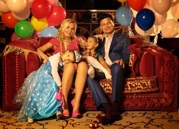 "Лучший день в моей жизни!”: KAMALIYA поздравила дочерей с днем рождения