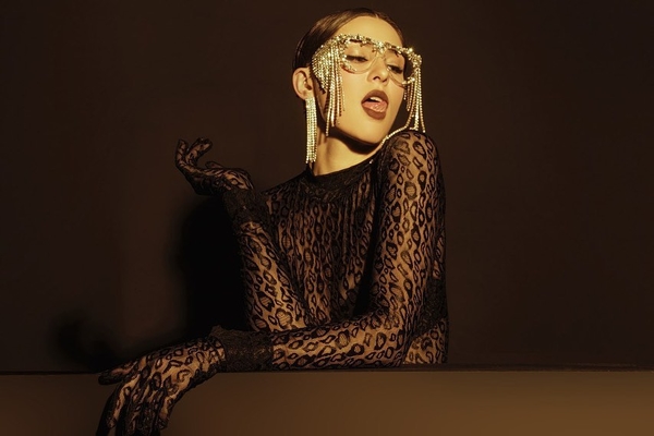 MARUV показала редкое фото с мужем