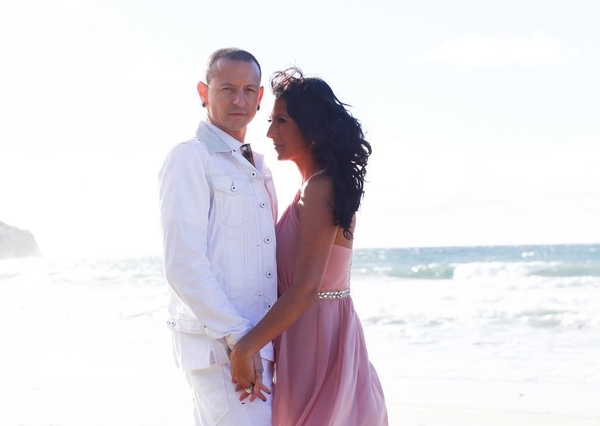 Вдова солиста Linkin Park Честера Беннингтона выходит замуж