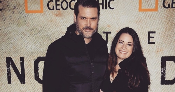 Звезда сериала "Зачарованные" Холли Мари Комбс вышла замуж