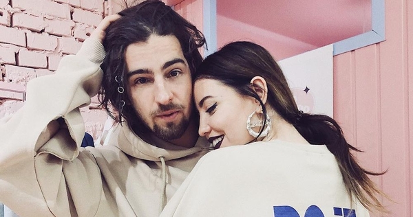 Муж Нади Дорофеевой показал, в каком наряде провожал ее на гастроли