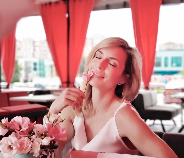 "Как старшая сестра": Марина Боржемская показала свою стильную маму