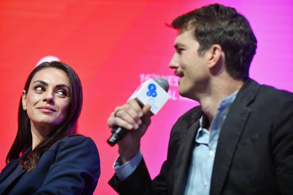 Мила Кунис и Эштон Кутчер посетили Украину: фото