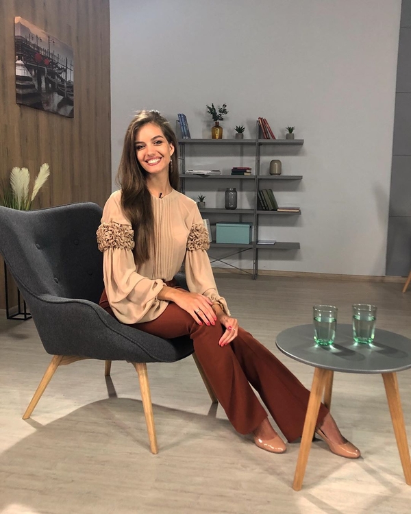 "С возвращением!": Супруга Комарова показала, где будет "пропадать" ближайший год