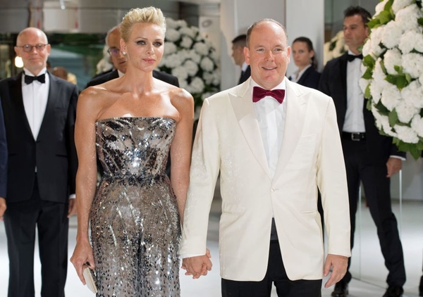 Княгиня Монако Шарлен появилась на публике в наряде украинского дизайнера