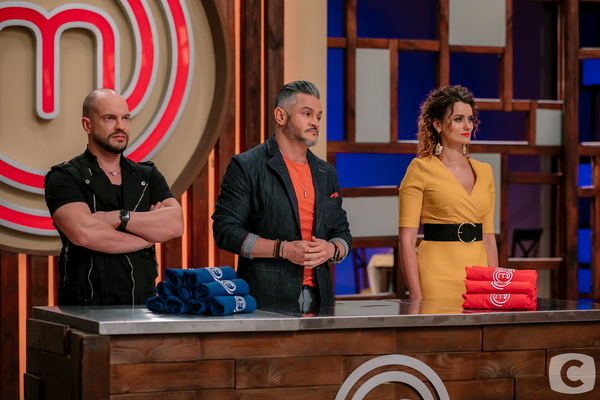 МастерШеф-9: сразу девять человек окажутся в черных фартуках