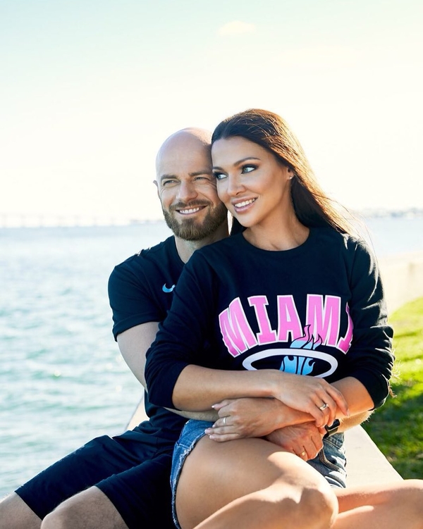 Влад Яма поздравил жену с годовщиной свадьбы